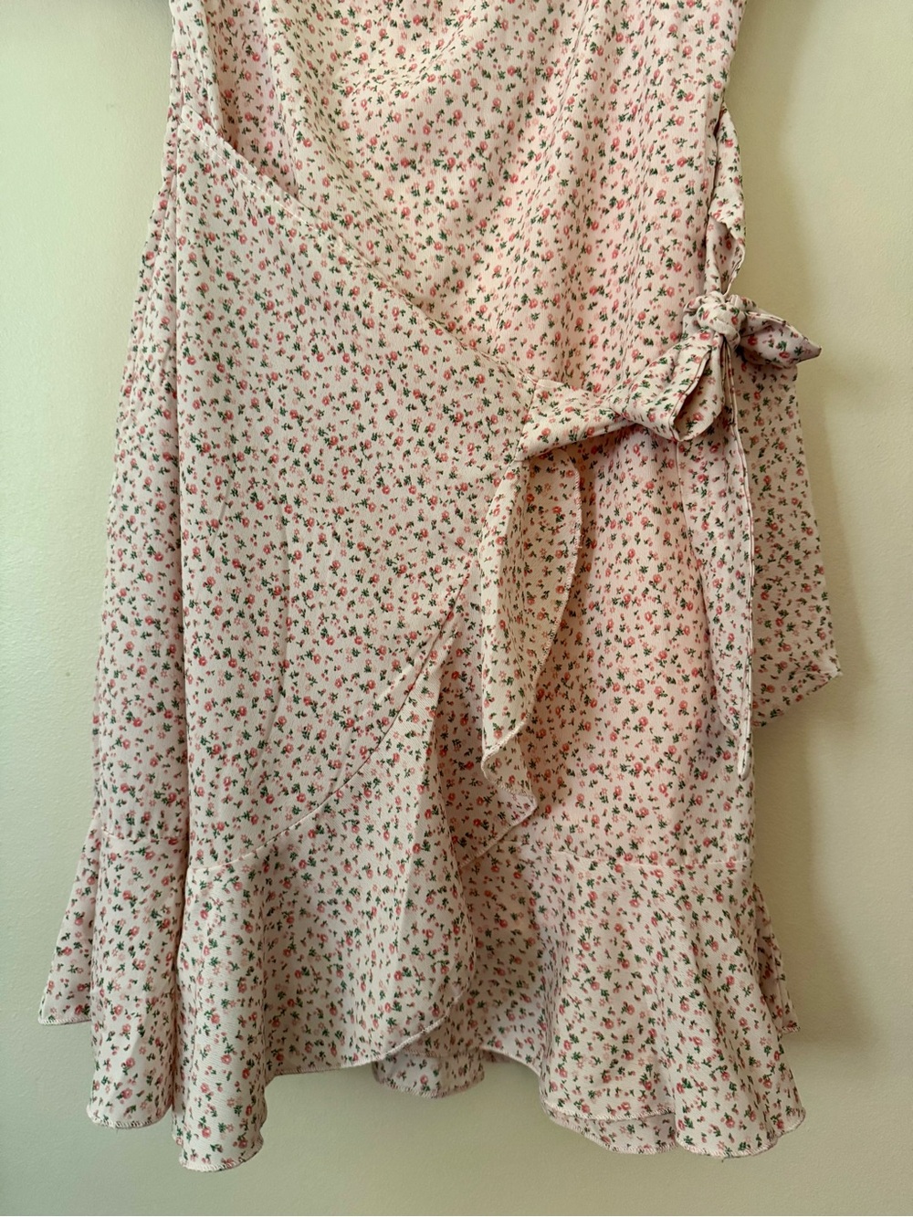 Princess Polly Annie Mini Wrap Dress Pink Ditsy Floral Ruffle Hem Size 2 - Picture 6 of 9